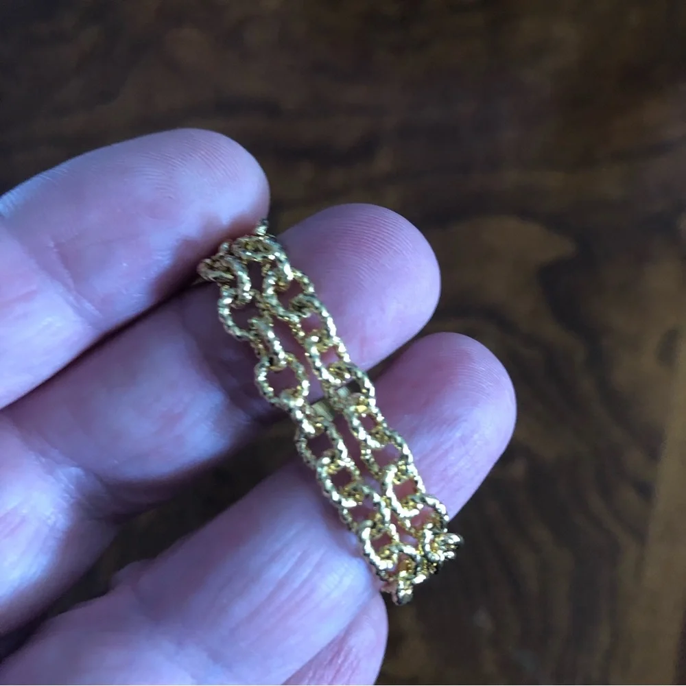 Hand crafted genuine pearl pendant textured chain link necklace